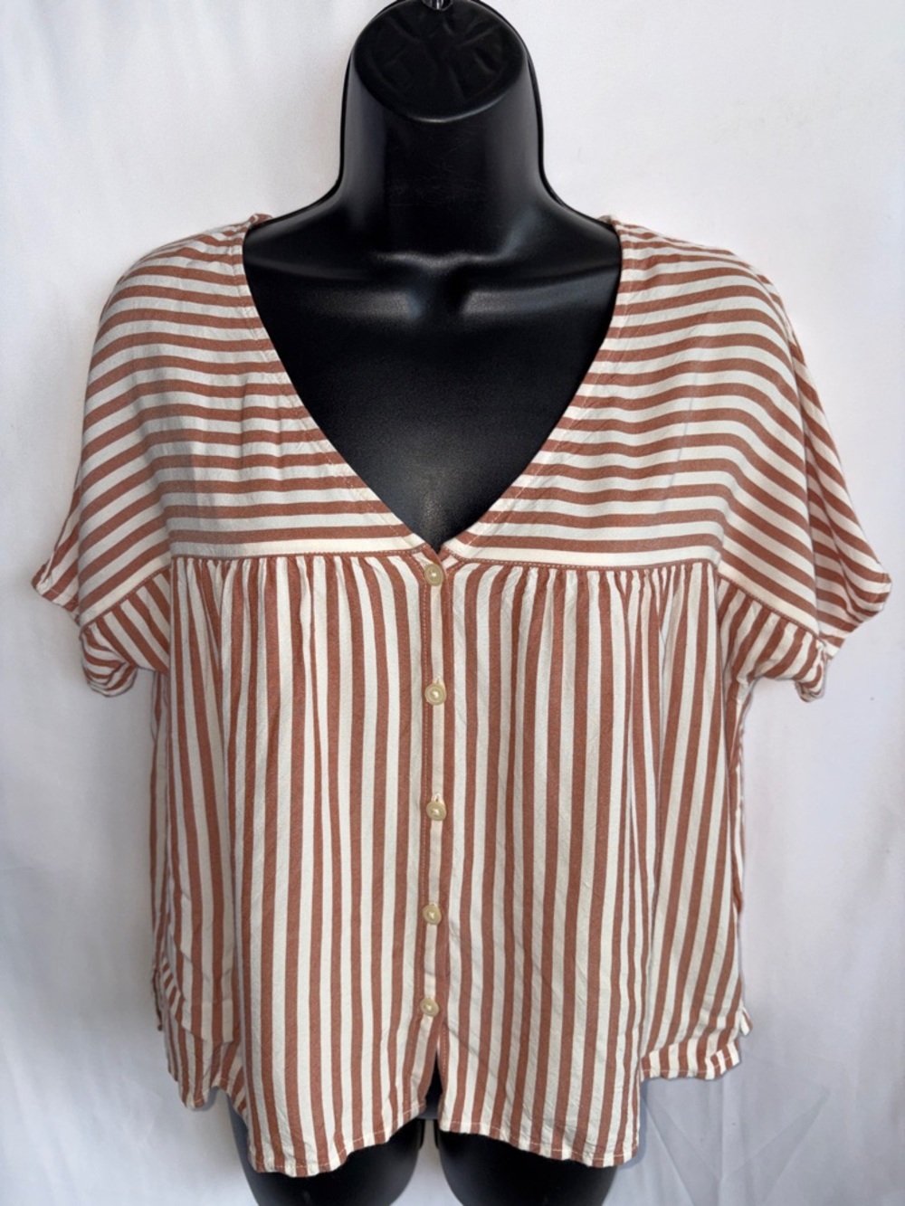 Madewell Rhyme Button Front Top In Stripe Play XS, 22” PTP, 21” L - Picture 4 of 7